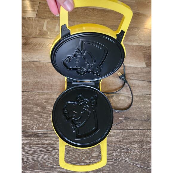 Vintage 90’s Scooby Doo Waffle Maker Model SD8WAF Tested Works! *RARE* - Picture 2 of 5